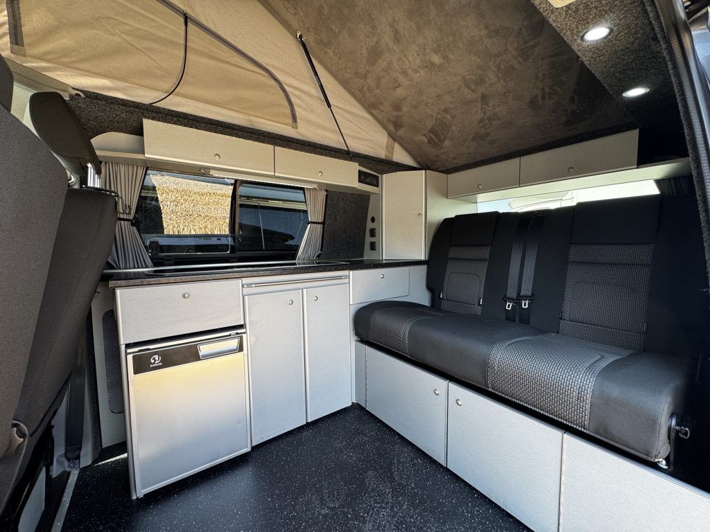 Volkswagen T6 Highline 8 Ball 2021