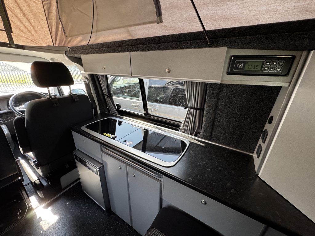 Volkswagen T6 Highline 8 Ball 2021
