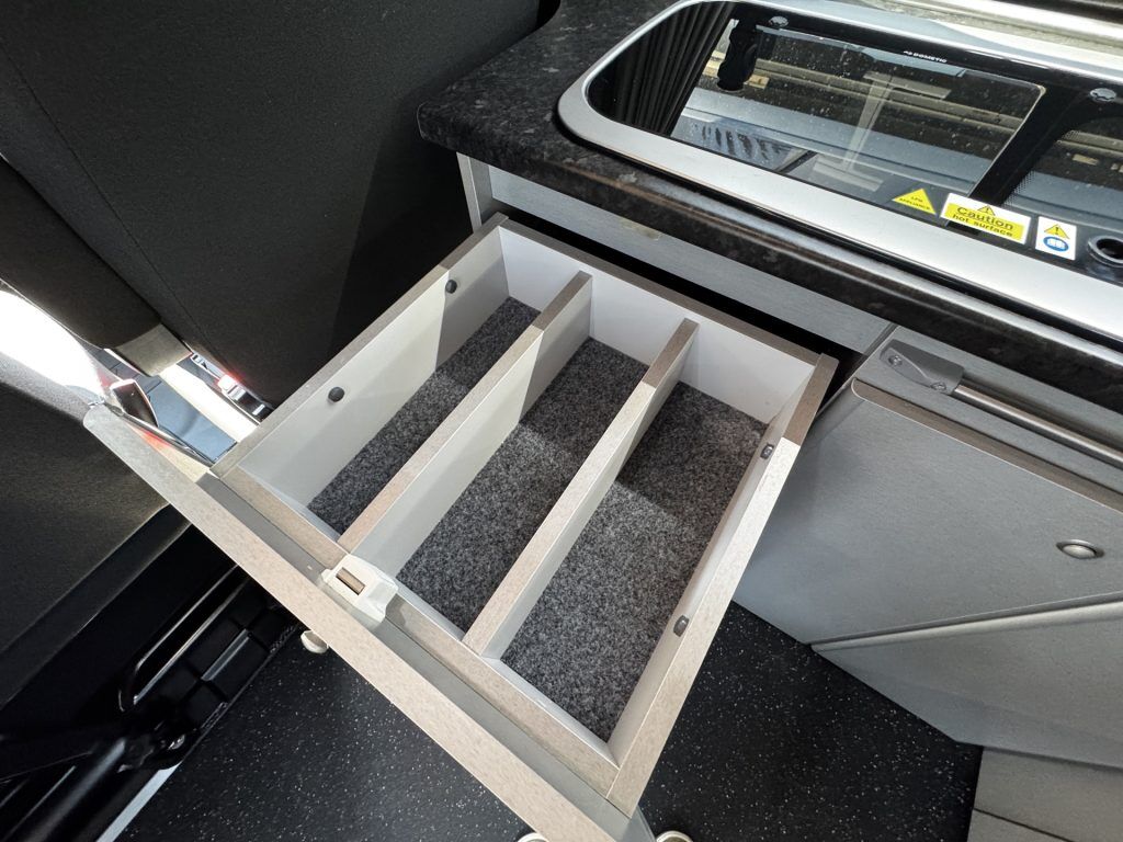 Volkswagen T6 Highline 8 Ball 2021