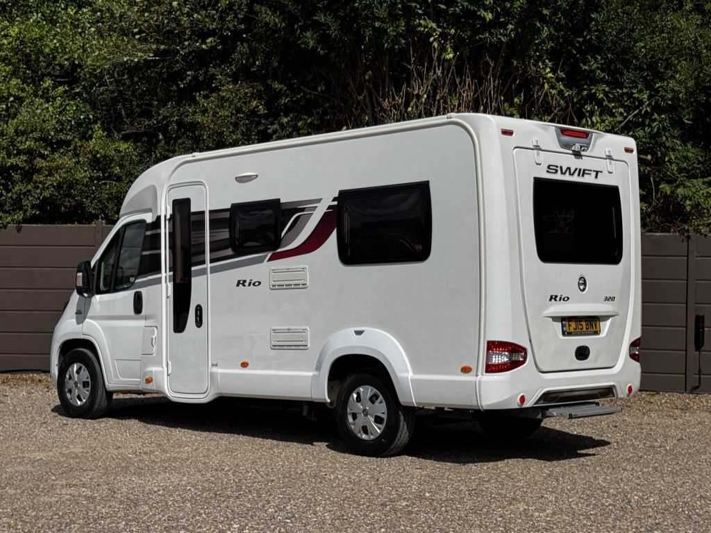 Swift Rio 320 2015