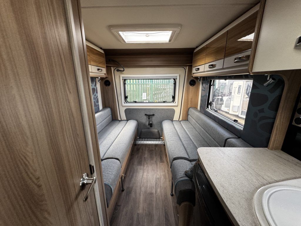 Swift Rio 320 2015