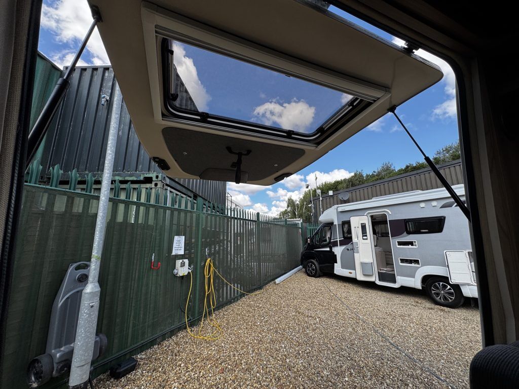 Swift Rio 320 2015