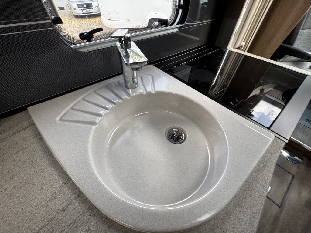Swift Rio 320 2015