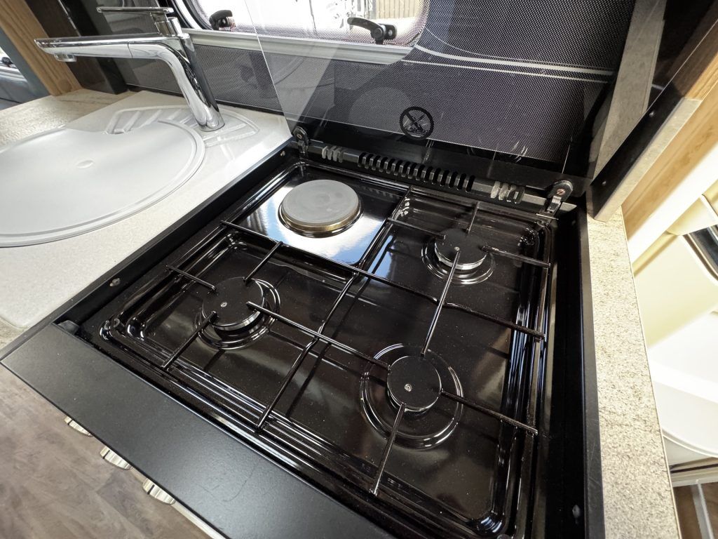 Swift Rio 320 2015