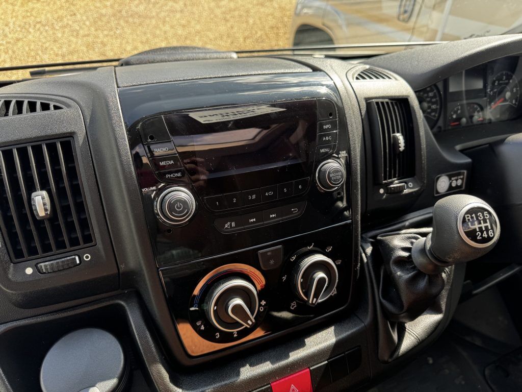 Swift Rio 320 2015