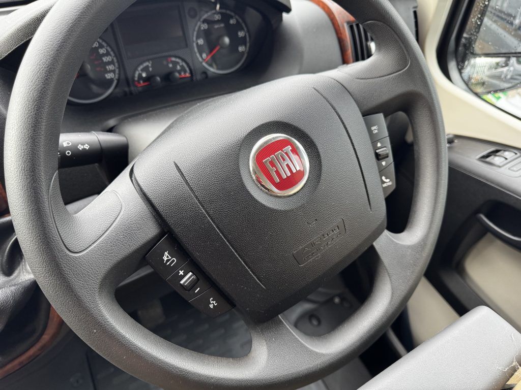 Autocruise Tempo 2012