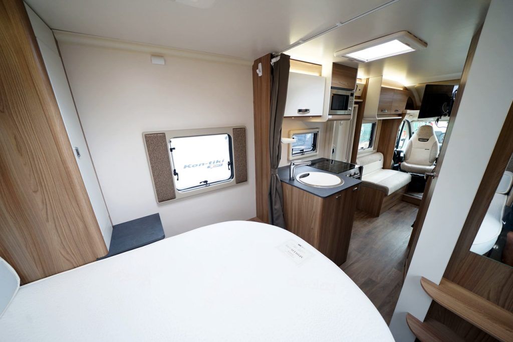 Swift Escape 694