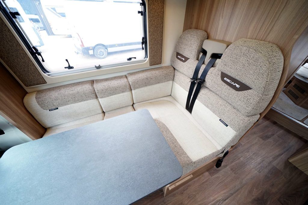 Swift Escape 694