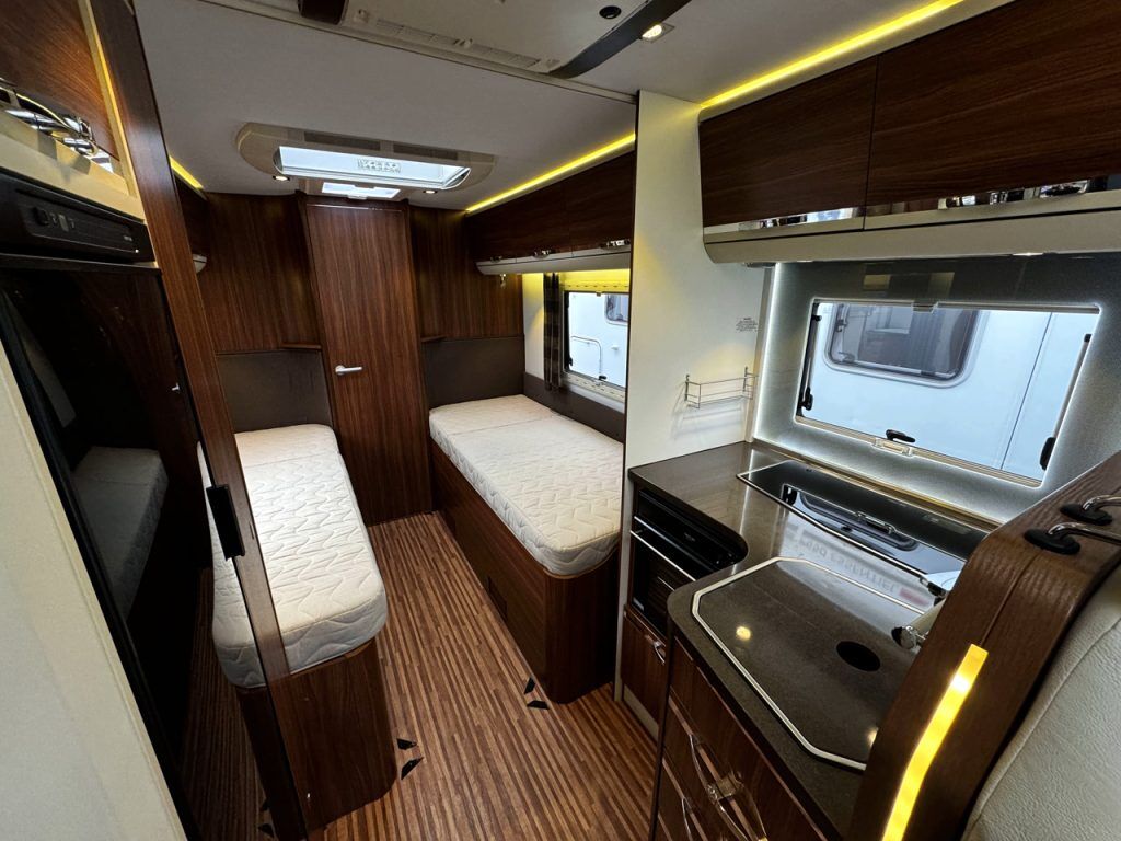 Adria Coral Supreme S670
