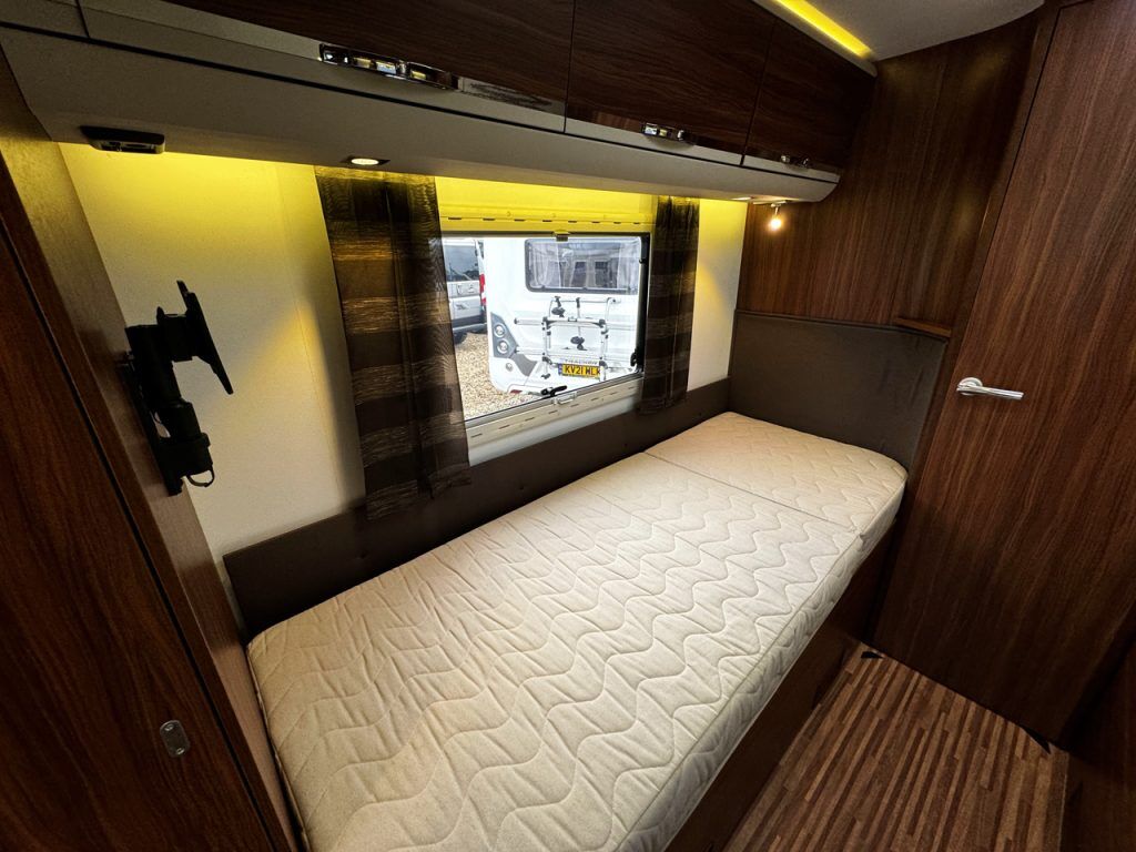 Adria Coral Supreme S670