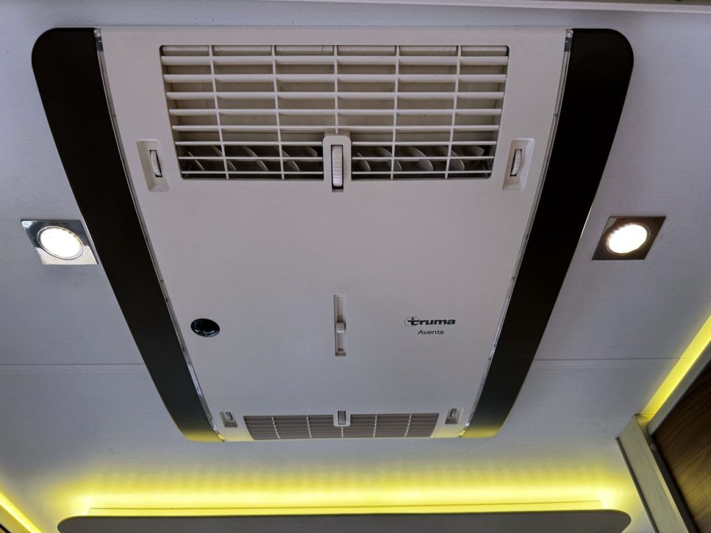 Adria Coral Supreme S670