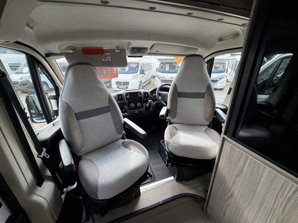Elddis Autoquest CV20 2021