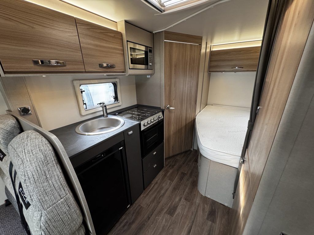 Swift Edge 464 2022