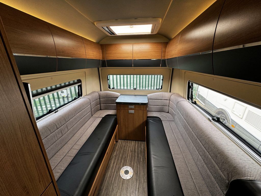 Auto-Trail V-Line 610