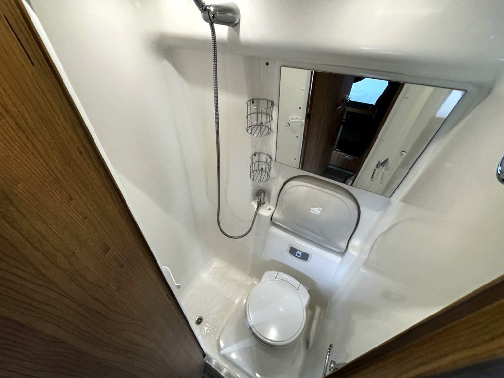 Auto-Trail V-Line 610