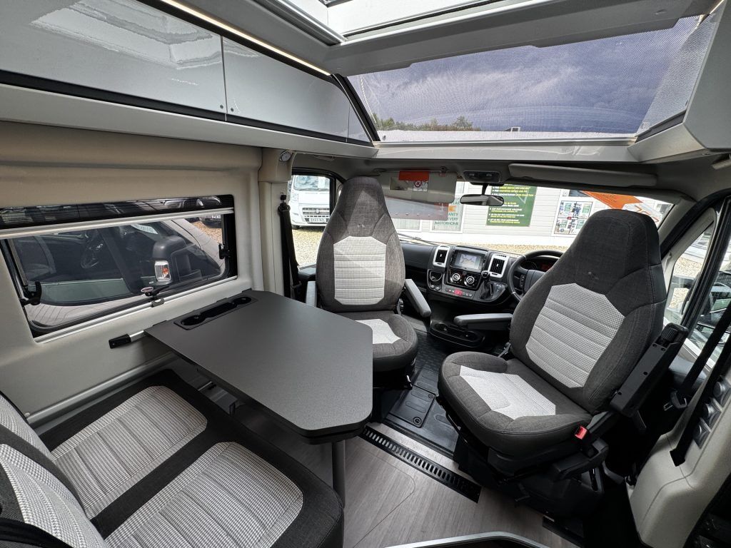 Adria Twin 640 SGX Supreme 2021