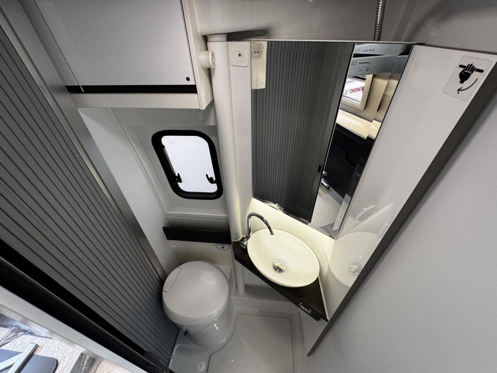 Adria Twin 640 SGX Supreme 2021