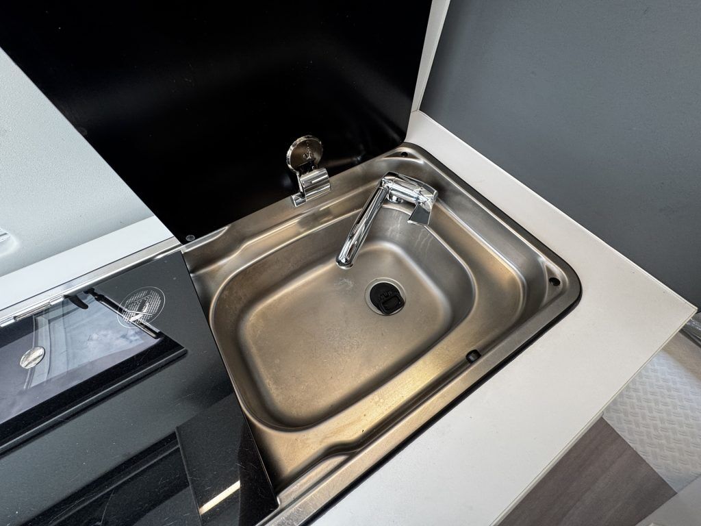 Adria Twin 640 SGX Supreme 2021