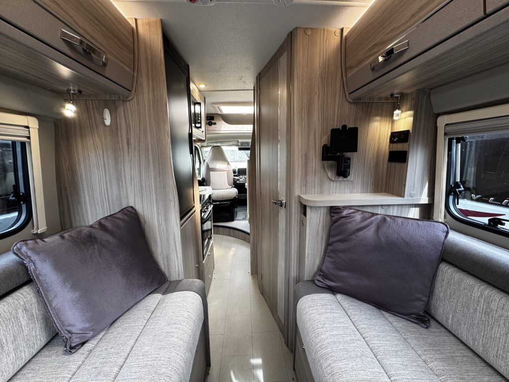 Elddis CV40 Evolution 2024