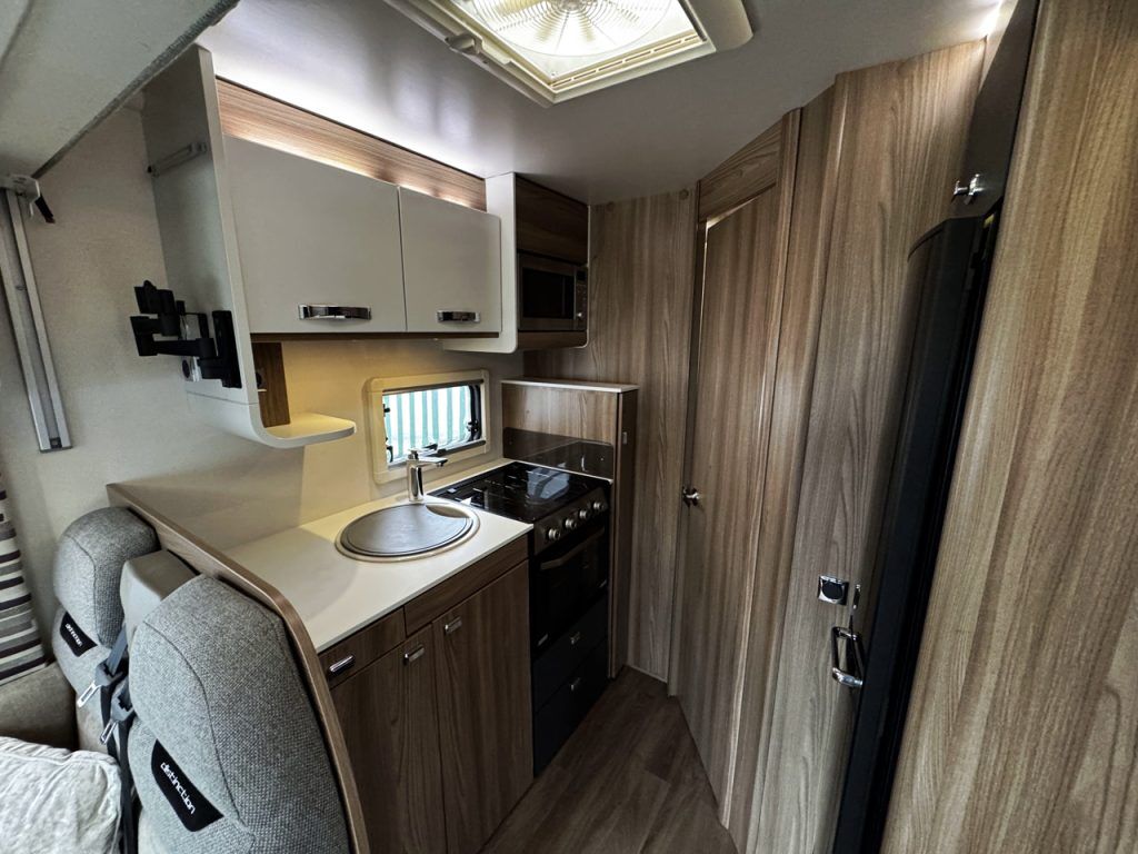 Swift Escape Distinction 614