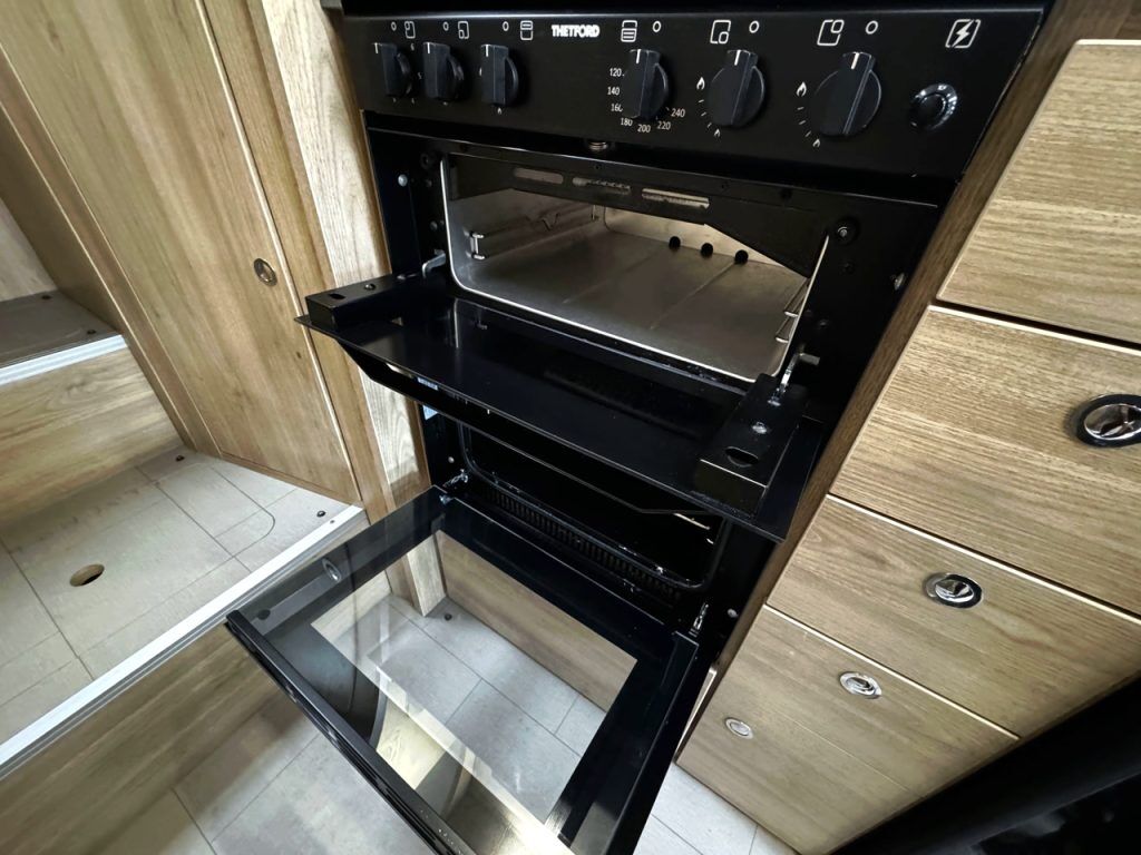 Elddis Majestic 194