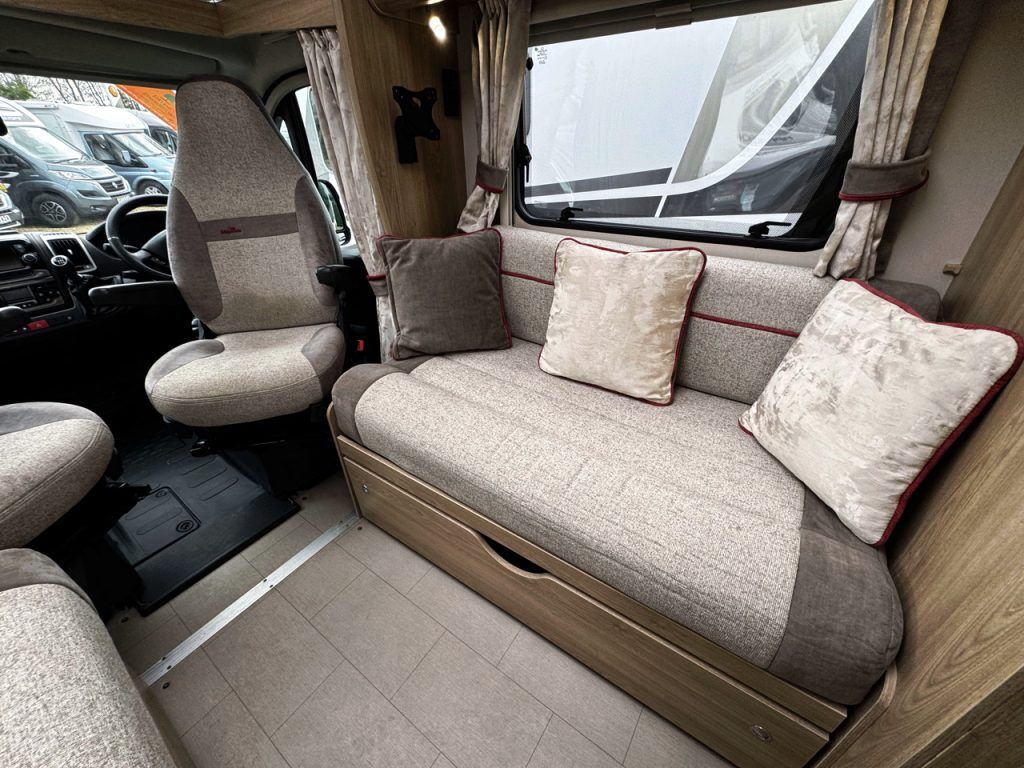 Elddis Majestic 194