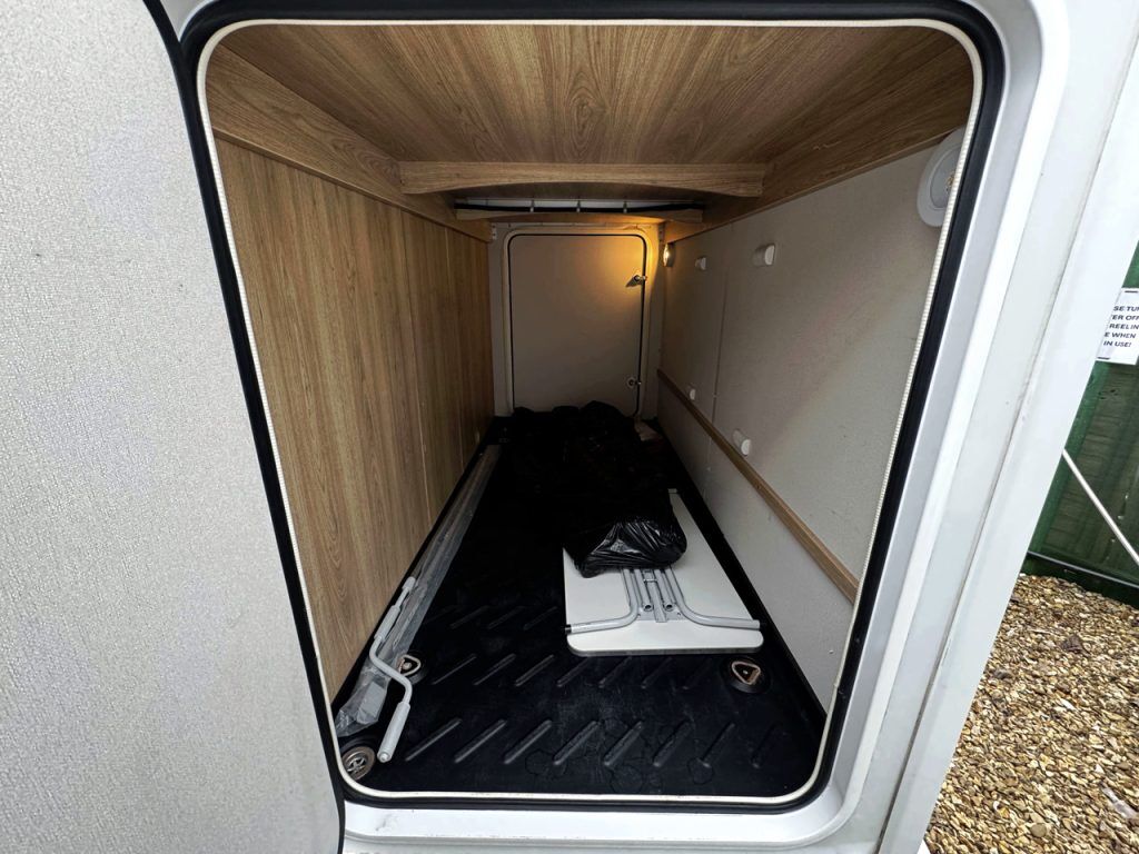 Elddis Majestic 194