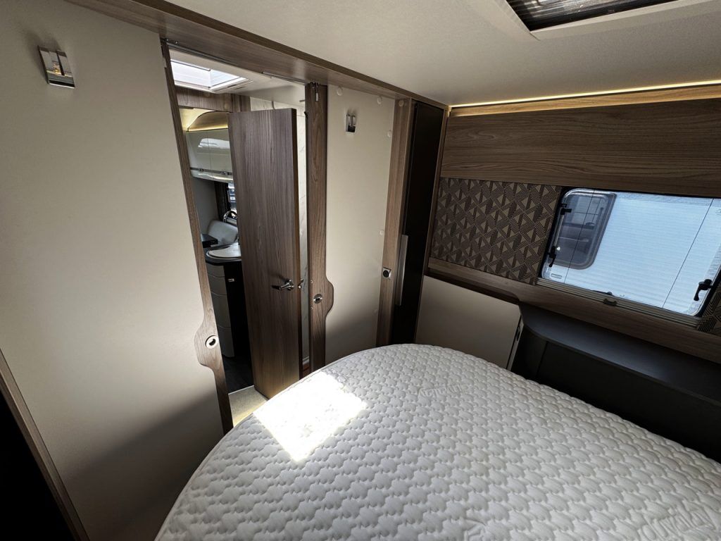 Swift Escape 694
