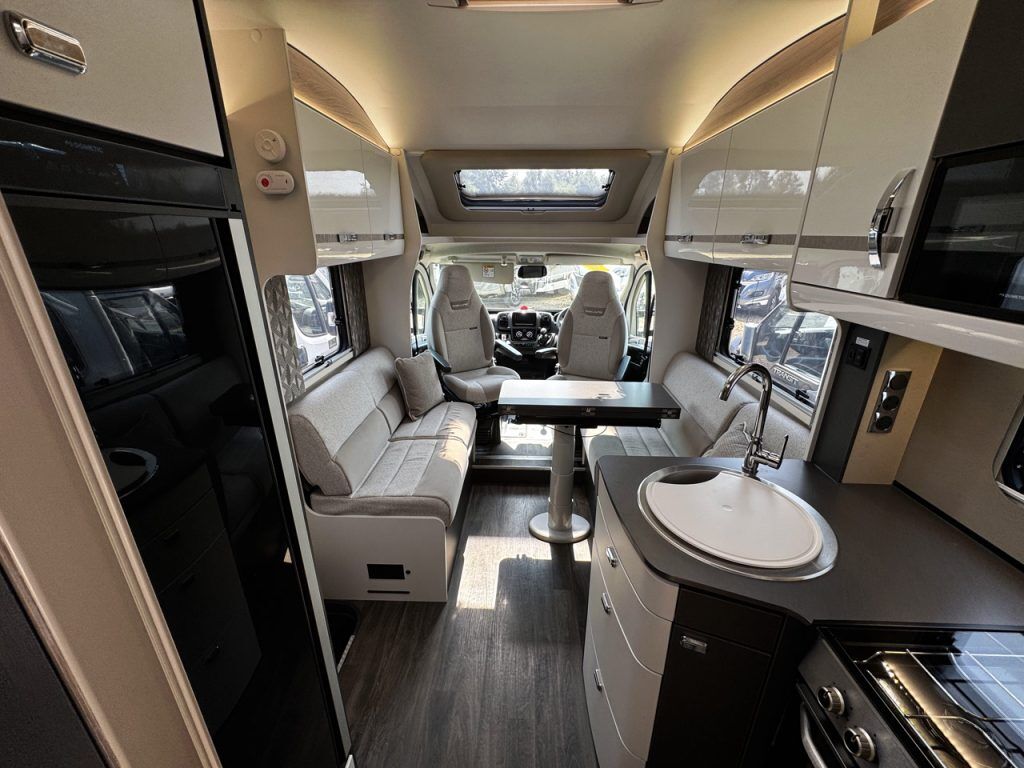 Swift Escape 694