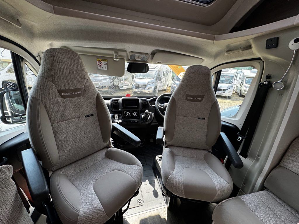 Swift Escape 694