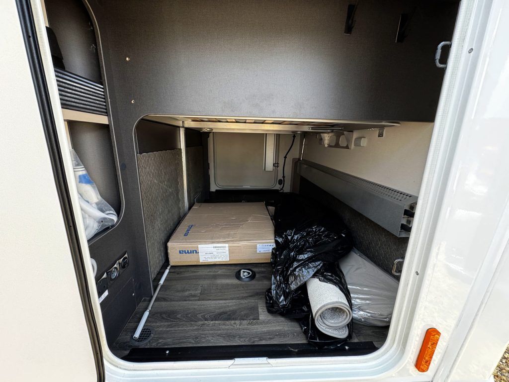 Swift Escape 694