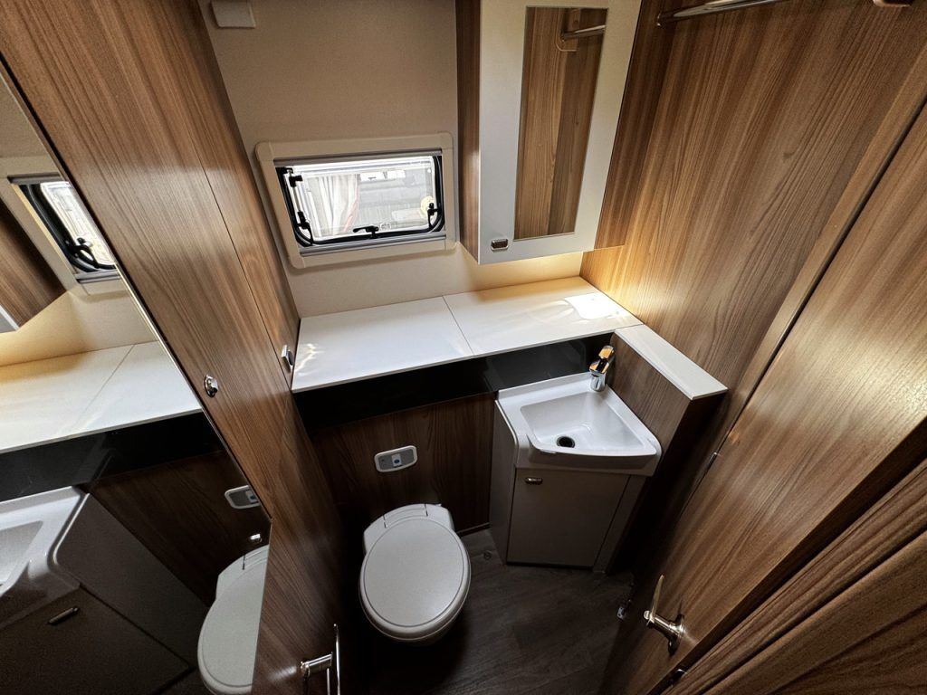 Swift Escape 614