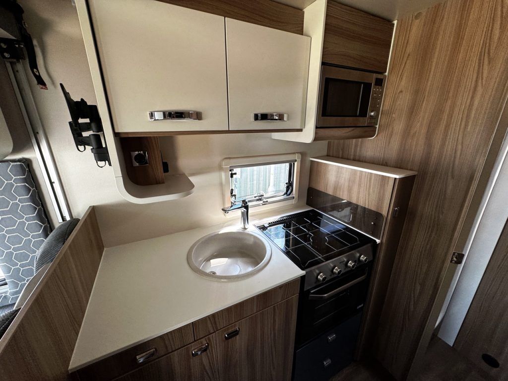 Swift Escape 614