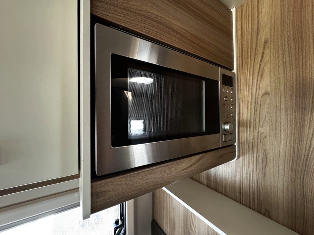 Swift Escape 614