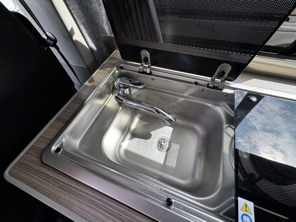Volkswagen T6 Highline Funky Dubz