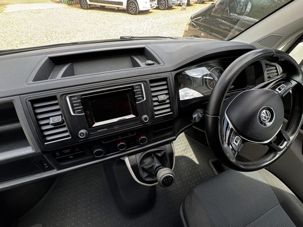 Volkswagen T6 Highline Funky Dubz