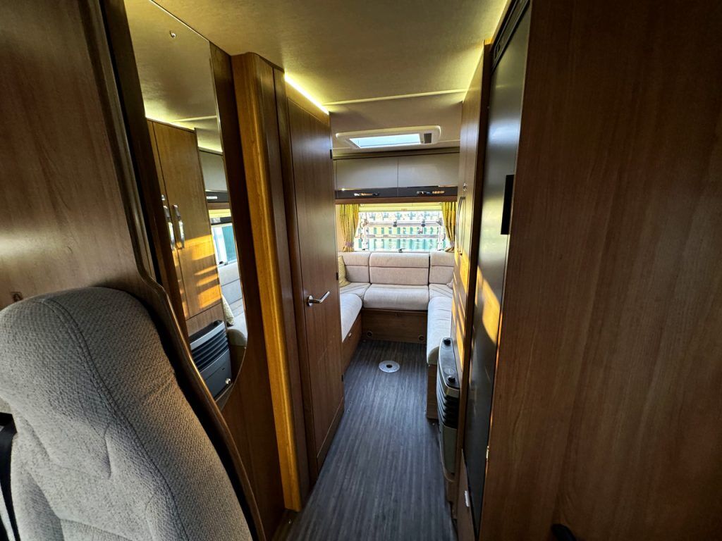 Auto-Trail Apache 700