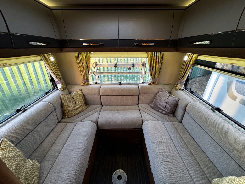 Auto-Trail Apache 700