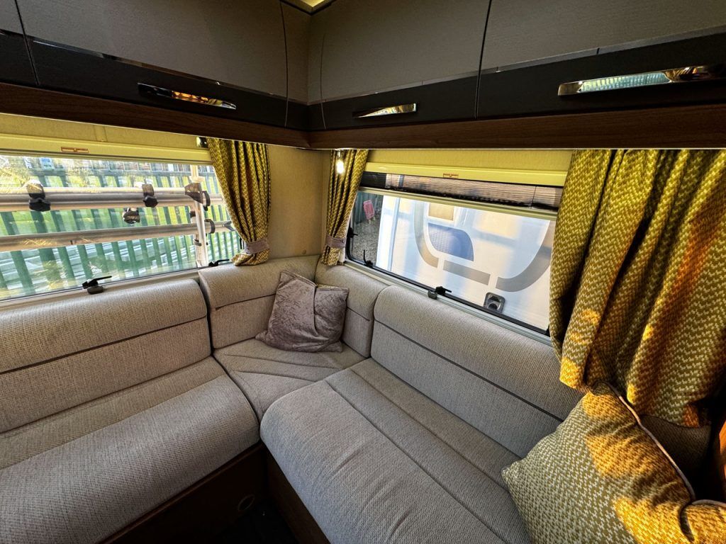 Auto-Trail Apache 700