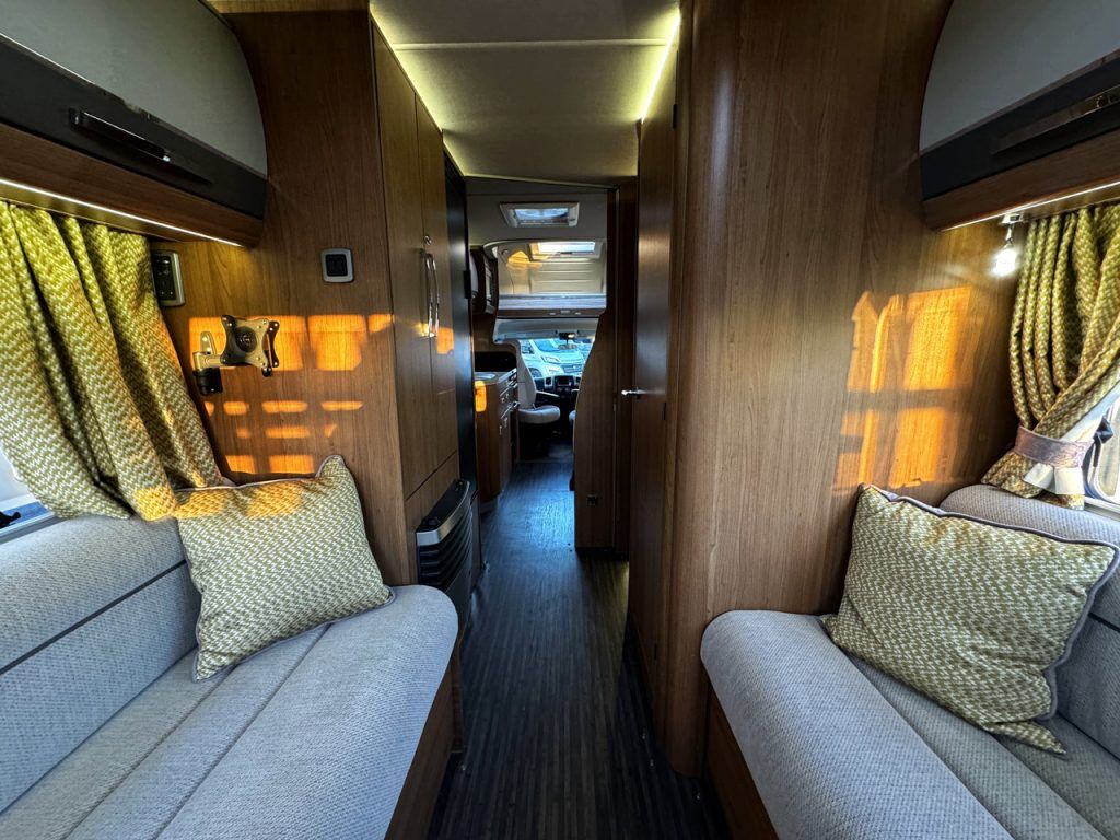 Auto-Trail Apache 700