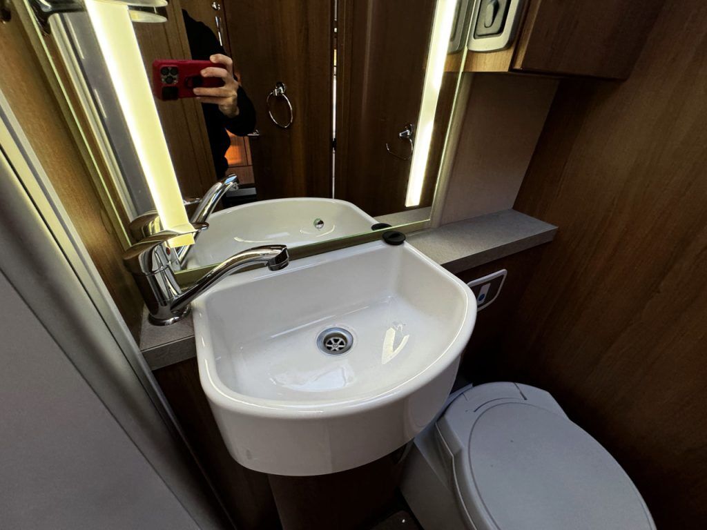 Auto-Trail Apache 700