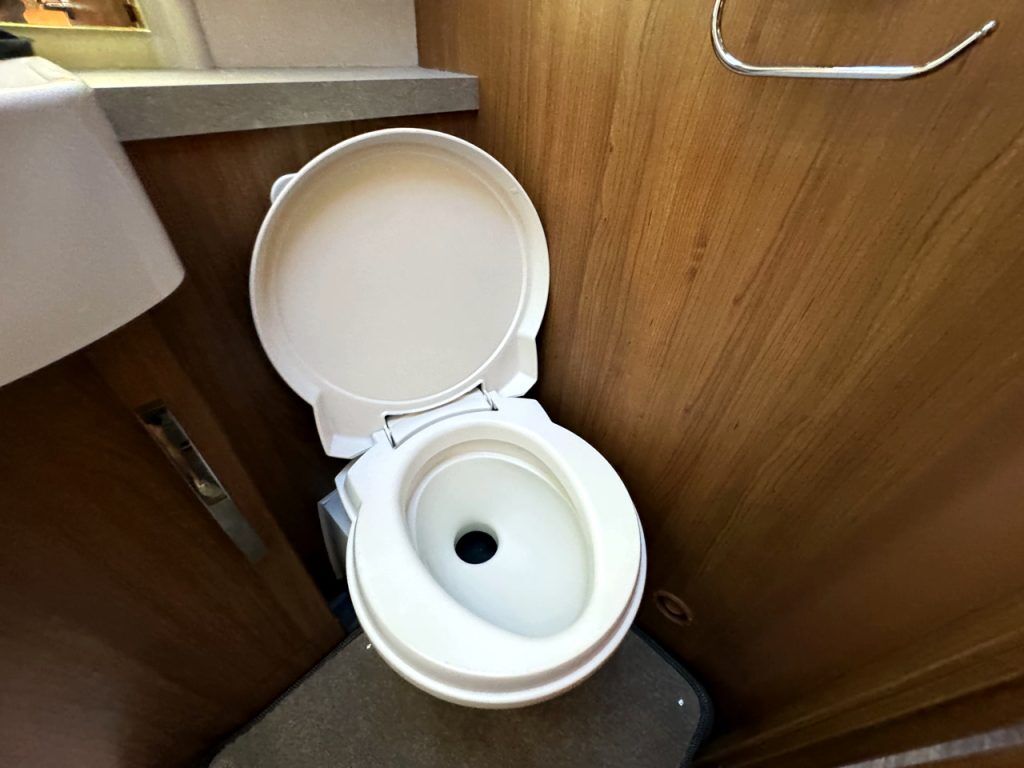 Auto-Trail Apache 700