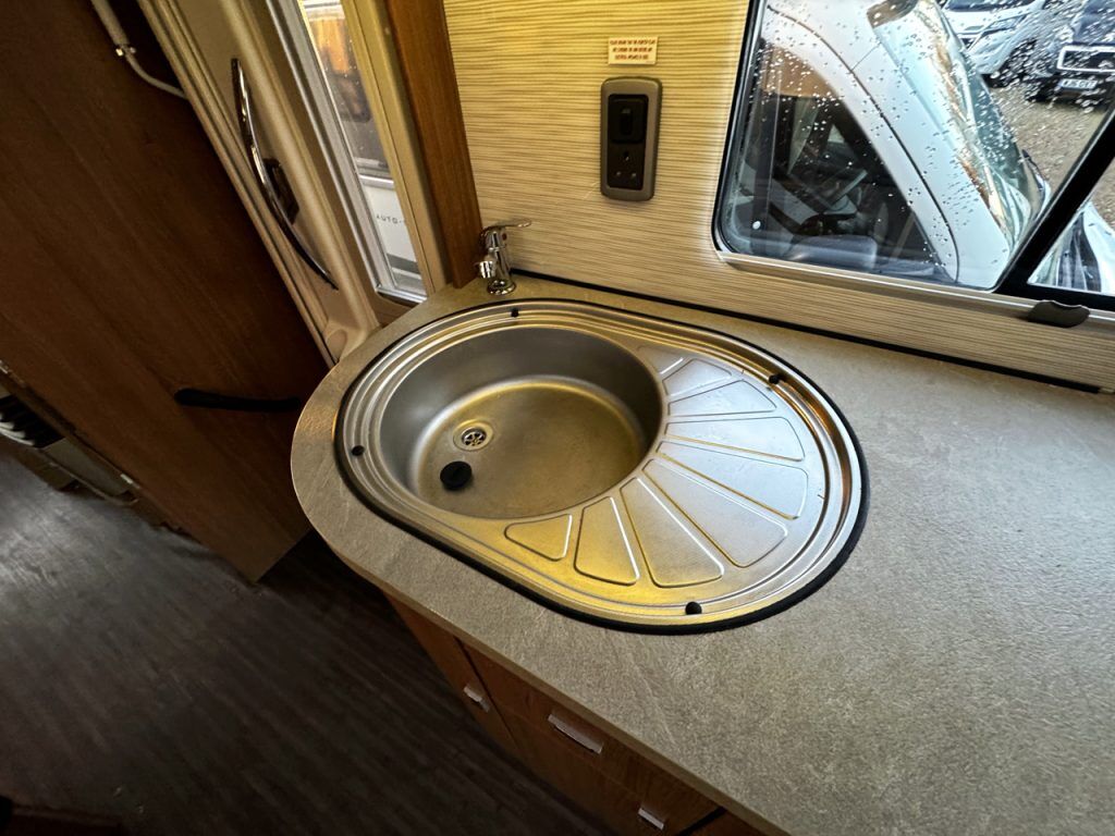 Auto-Trail Apache 700