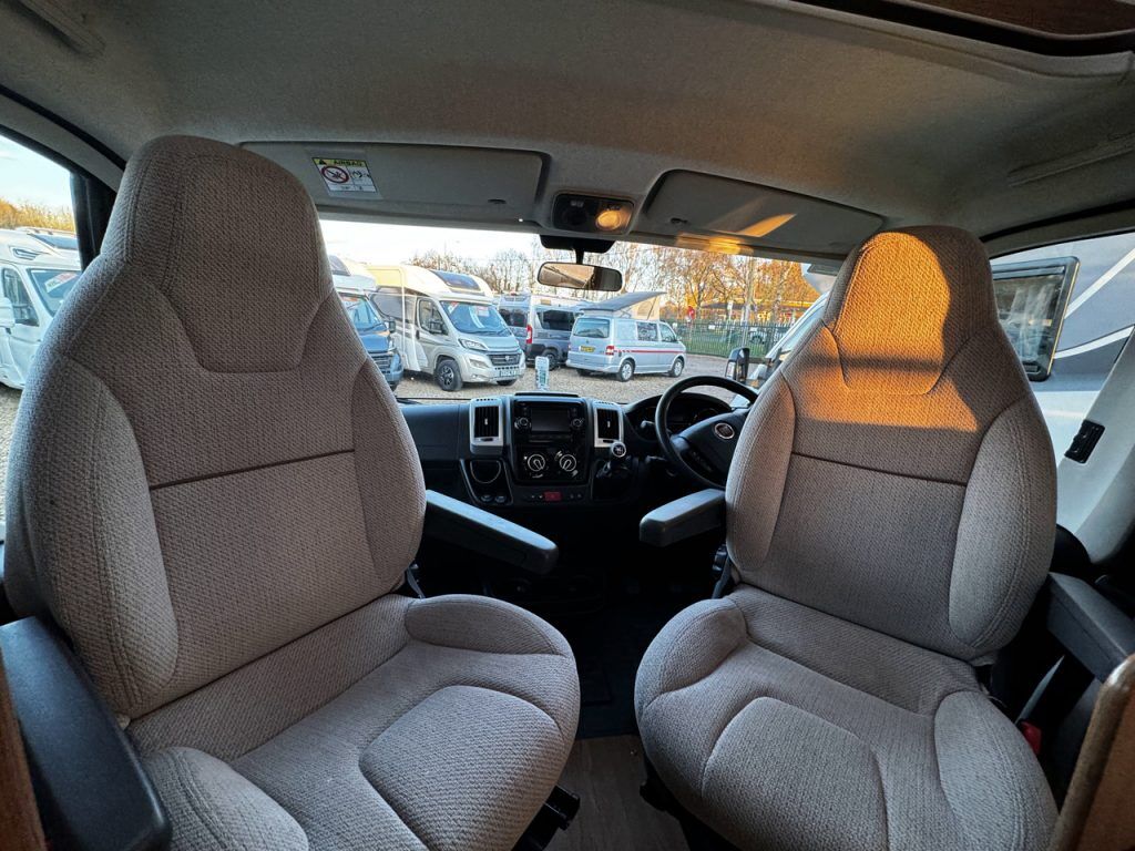 Auto-Trail Apache 700