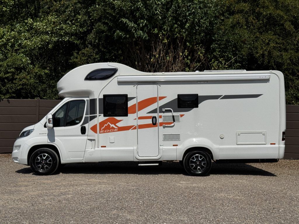 Swift Edge 494 2020