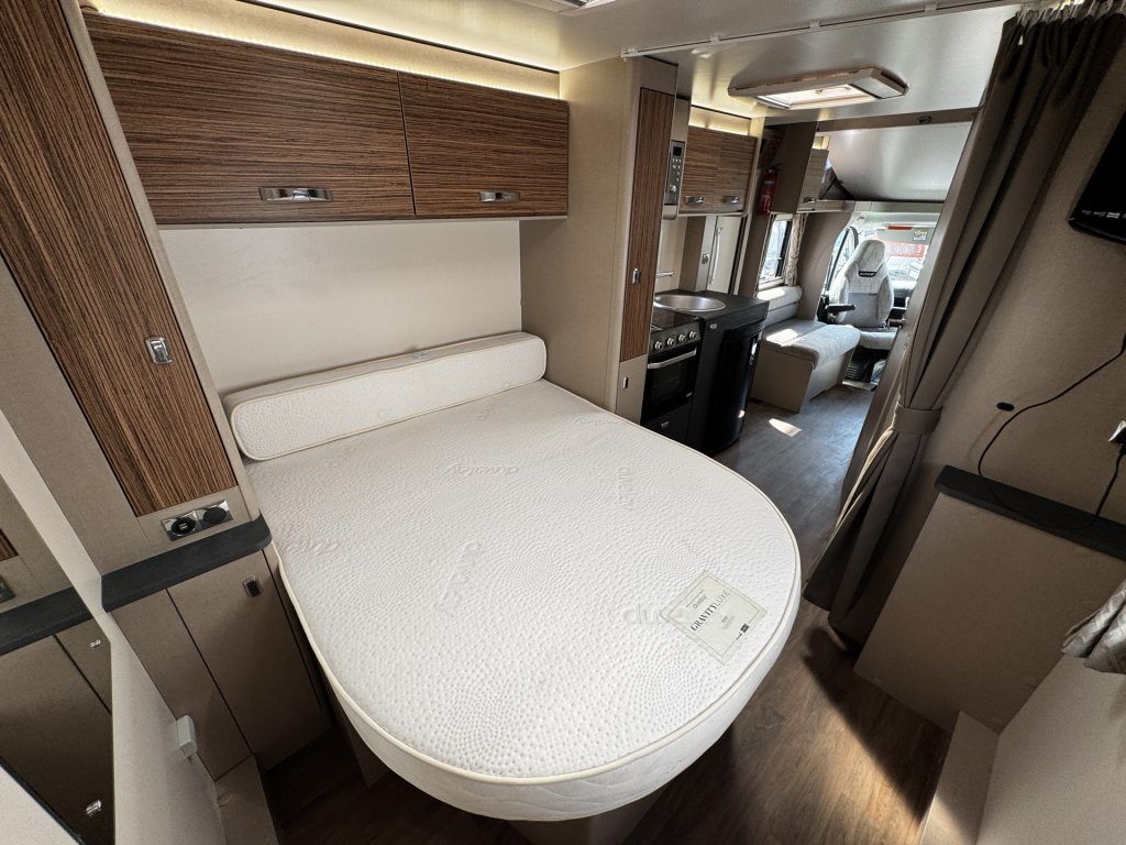 Swift Edge 494 2020