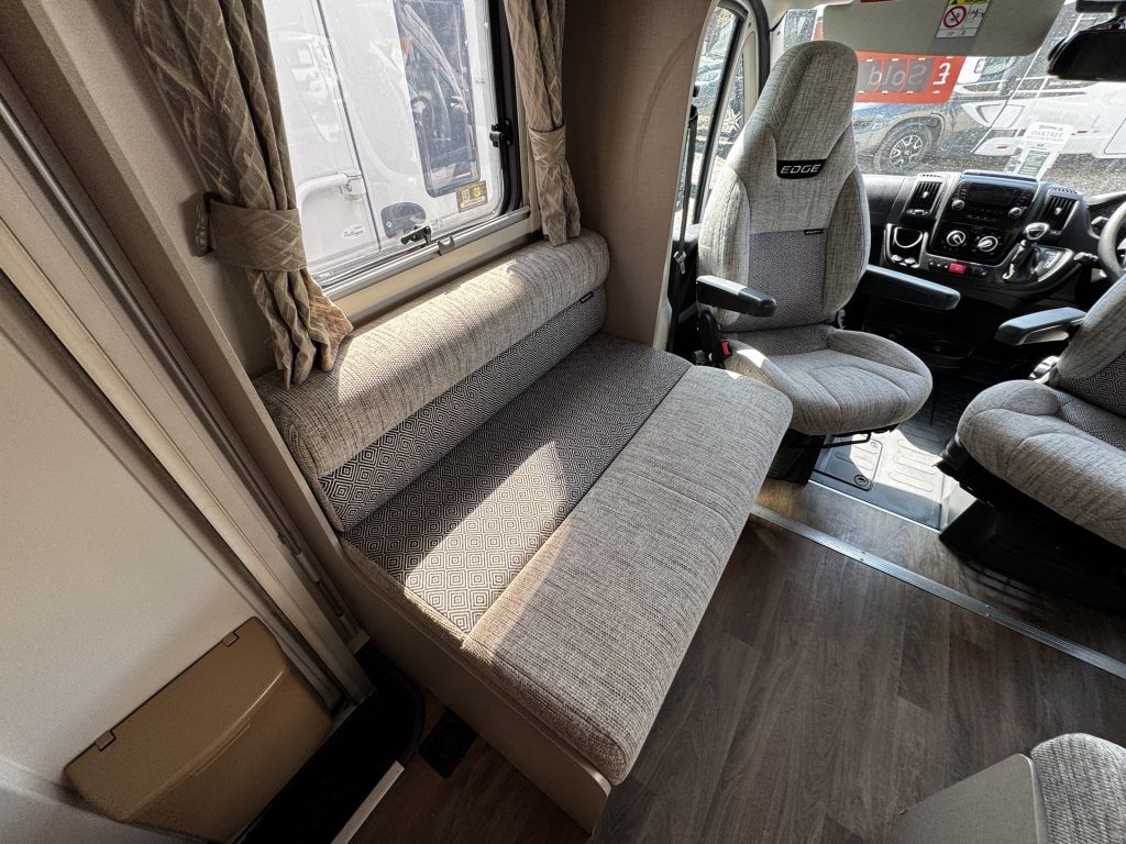 Swift Edge 494 2020
