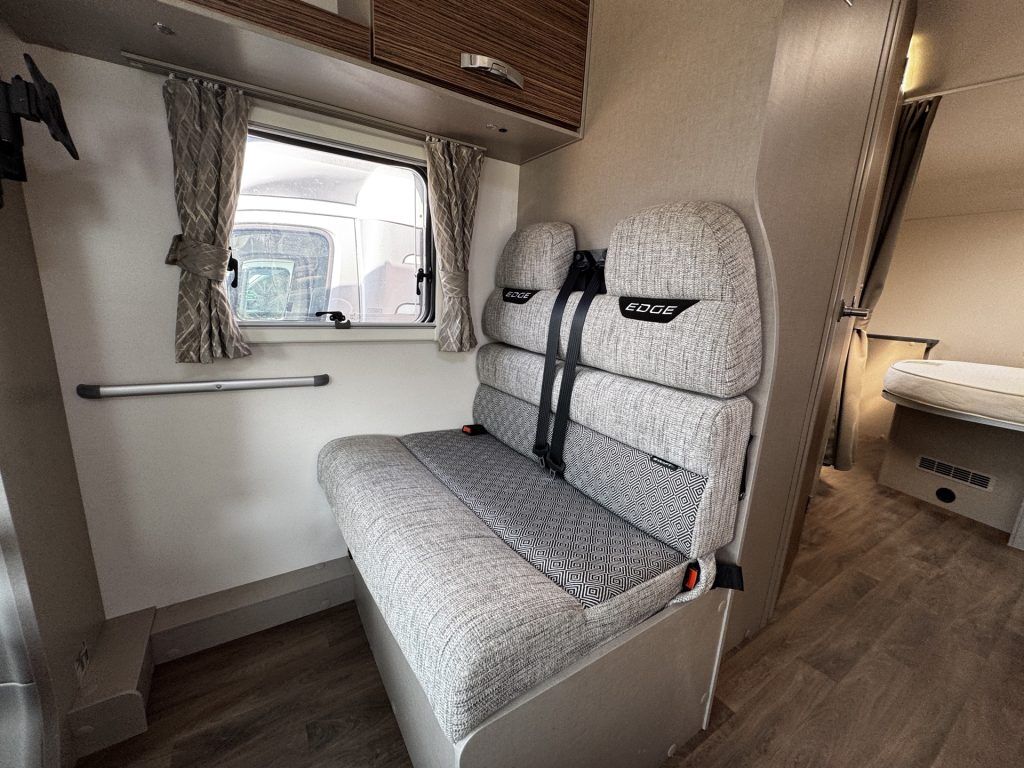 Swift Edge 494 2020