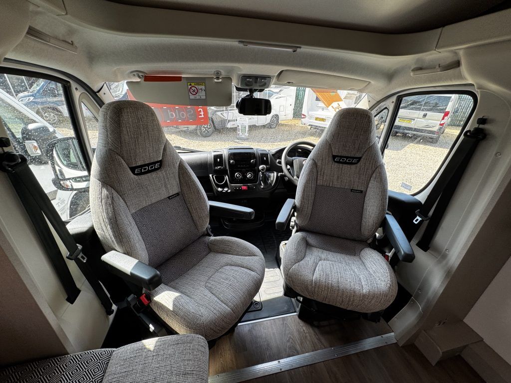 Swift Edge 494 2020