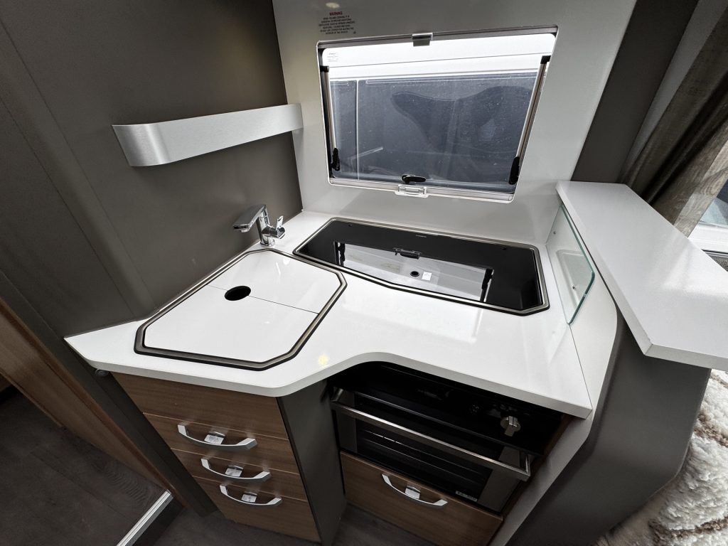 Adria Matrix 670 DC Supreme 2019